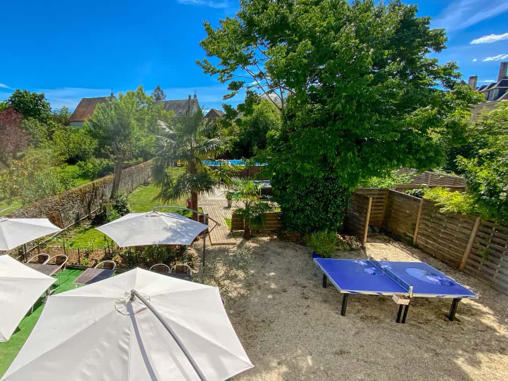 hotel-montignac-jardin-tennis-de-table